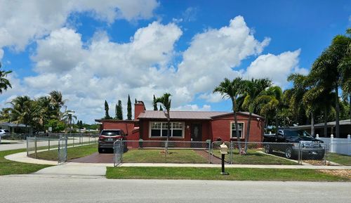 637 Dogwood Rd, West Palm Beach, FL, 33409-6121 | Card Image
