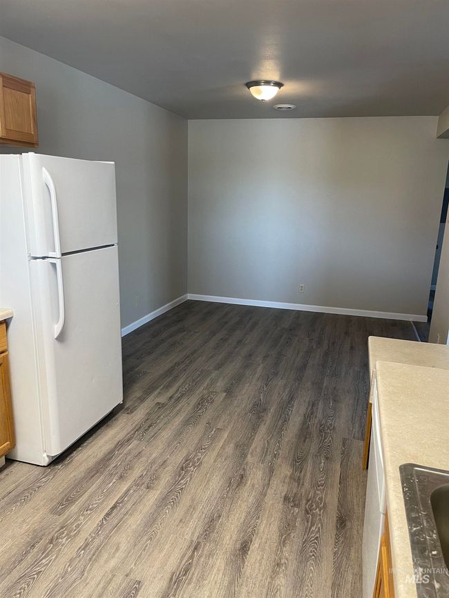 255 Elm St N, Home with 4 bedrooms, 2 bathrooms and 4 parking in Vale OR | Image 5