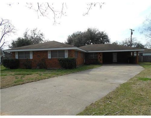 716 Highpoint Cir, Alexandria, LA, 71303-2417 | Card Image