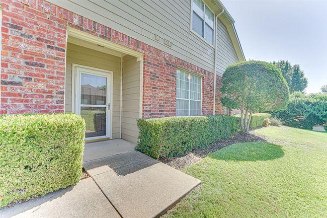 9932 Spire Ln, Townhouse with 3 bedrooms, 3 bathrooms and null parking in Plano TX | Image 4