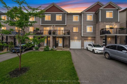 15 Kodiak Terr, Barrie, ON, L9J0J4 | Card Image
