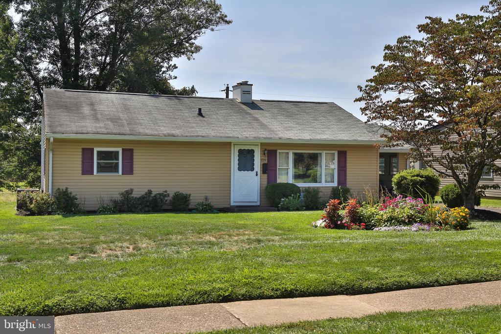 Trenton Rd, Fairless Hills, PA 19030