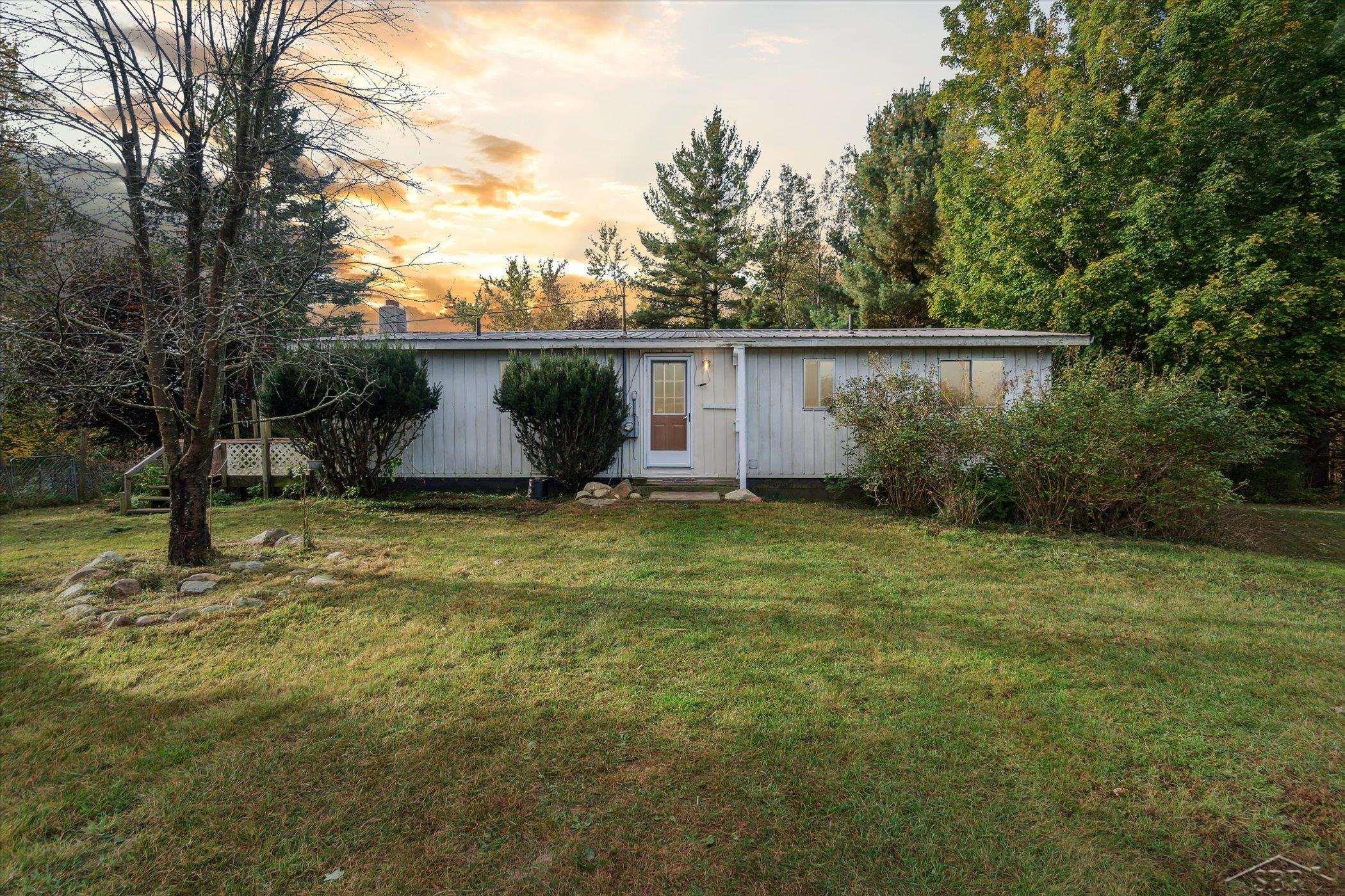 Waters Edge Dr, Evart, MI 49631