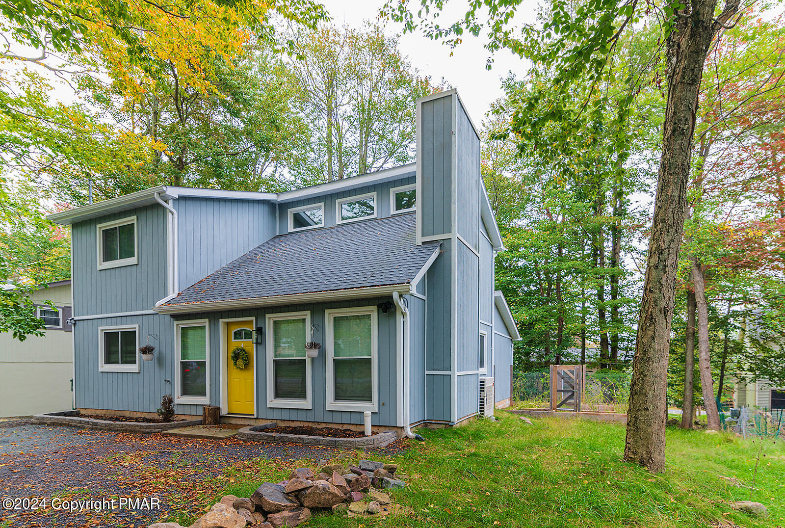 Park Pl, Tobyhanna, PA 18466