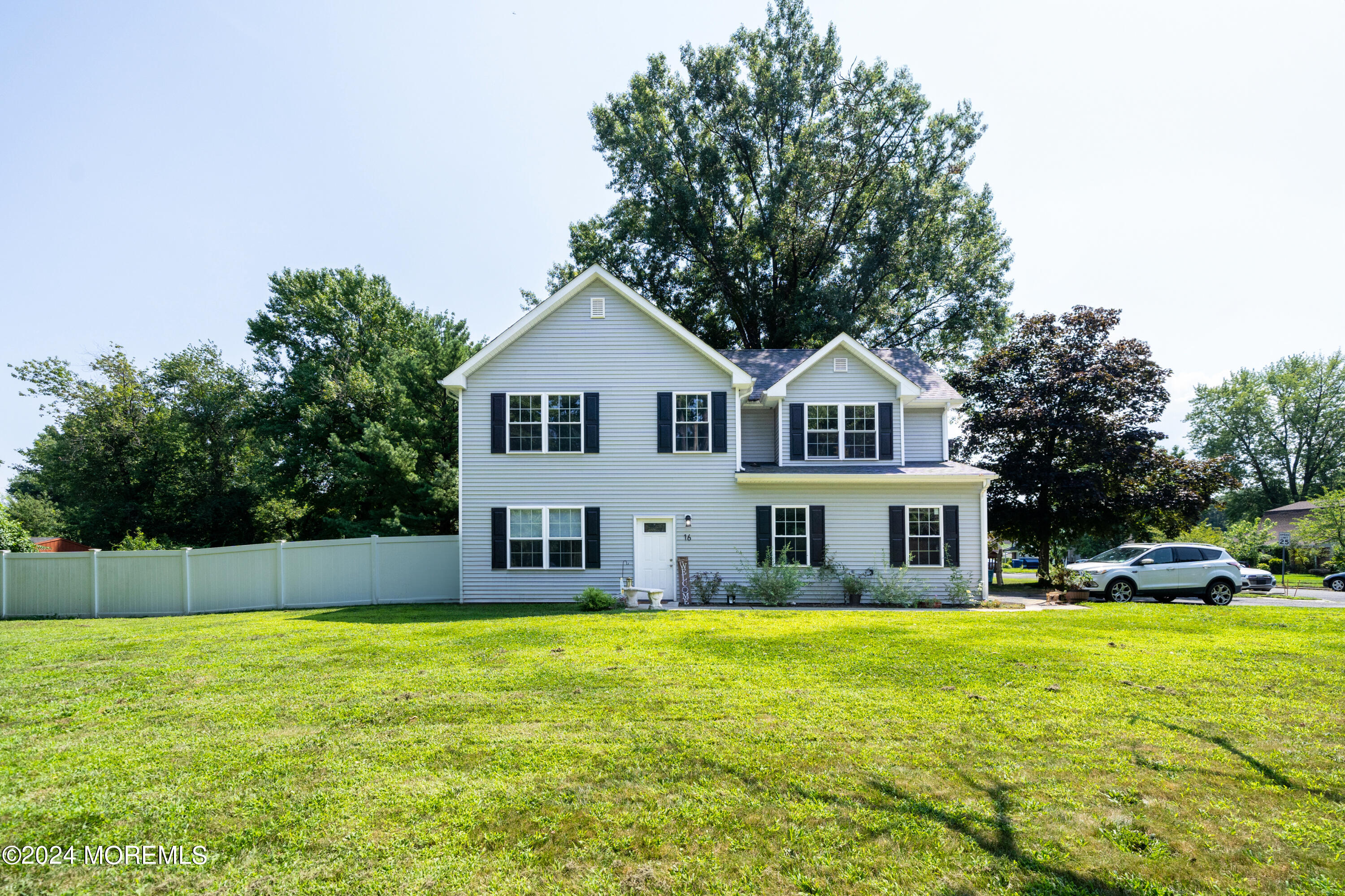 Crystal Ct, Middletown, NJ 07748