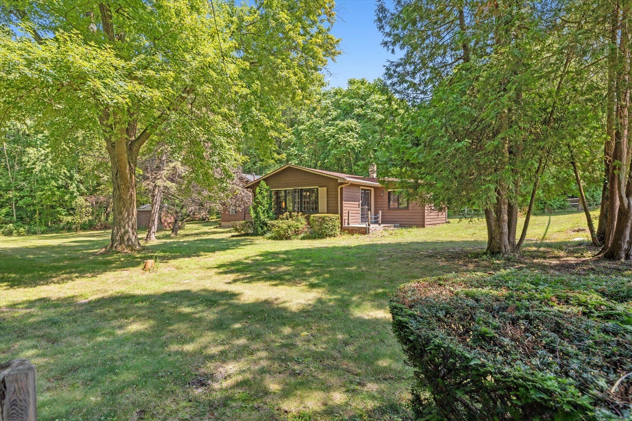 Mccray St, Coloma, MI 49038