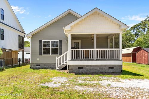 233 Ne 70th St, Oak Island, NC, 28465-4436 | Card Image