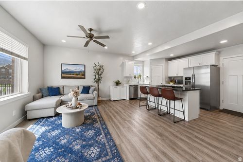 825 S 1710 E, Spanish Fork, UT, 84660-3526 | Card Image