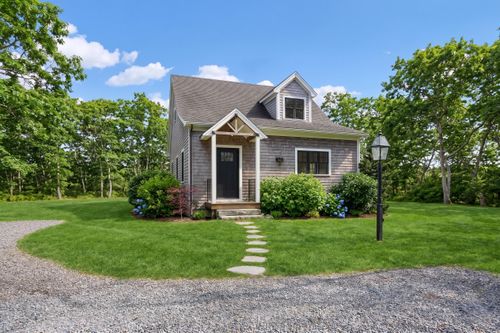 114 Meetinghouse Way, Edgartown, MA, 02539-7174 | Card Image