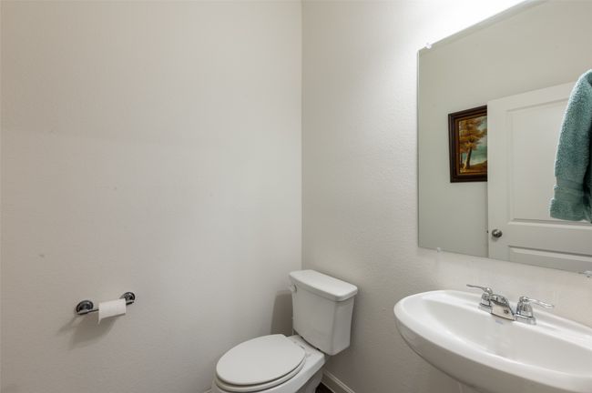 Secondary bedroom with walk-in closet | Image 27
