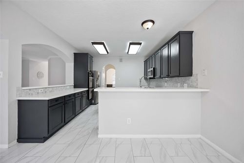15 Finetta Ln, Alvin, TX, 77511-9252 | Card Image
