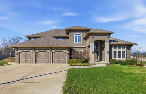 1729 Ne Woodland Shores Ct, Lee's Summit, MO, 64086-7821 | Card Image