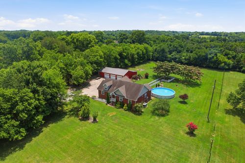 113 E Robertson Rd, Castalian Springs, TN, 37031-4611 | Card Image