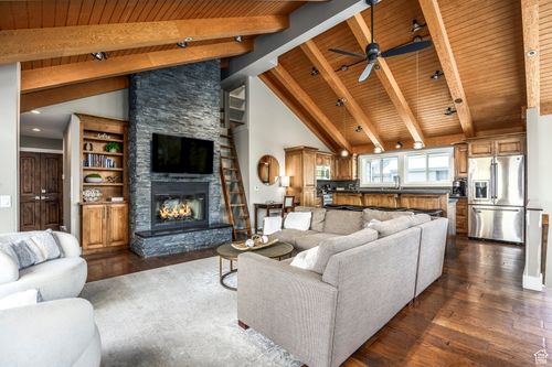 2385 Good Trump Ct, Park City, UT, 84060-5527 | Card Image