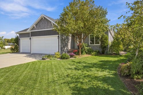 6016 Autumn Dr S, Fargo, ND, 58104-7656 | Card Image