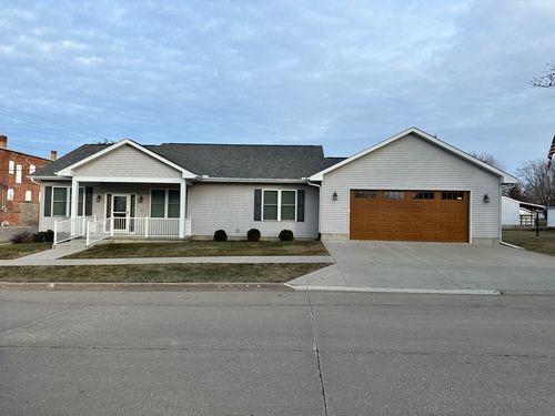2 S Stephens St, Preston, IA, 52069-7732 | Card Image