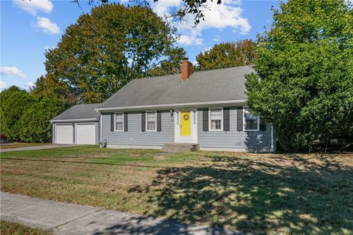 40 Aaron Ave, Bristol, RI, 02809-1548 | Card Image