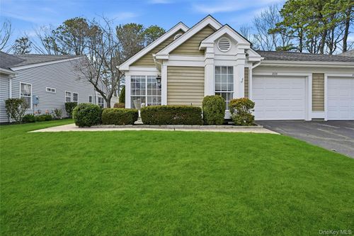 233-233 Glen Dr, Ridge, NY, 11961-1636 | Card Image