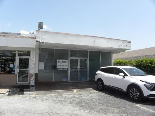 3263 W Broward Blvd, Lauderhill, FL, 33312-1112 | Card Image