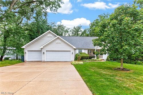 213 Crestland Ave Nw, North Canton, OH, 44720-3317 | Card Image