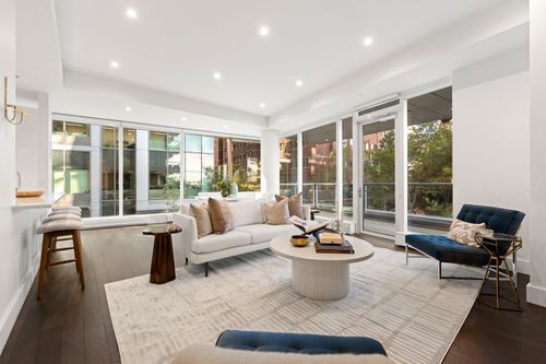 2m-22 Liberty Dr, Boston, MA, 02210 | Card Image