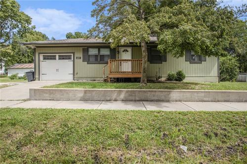 315 Hunt St, Wellsville, KS, 66092-8519 | Card Image