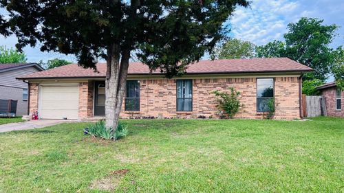 2405 Donna Dr, Grand Prairie, TX, 75051-5420 | Card Image