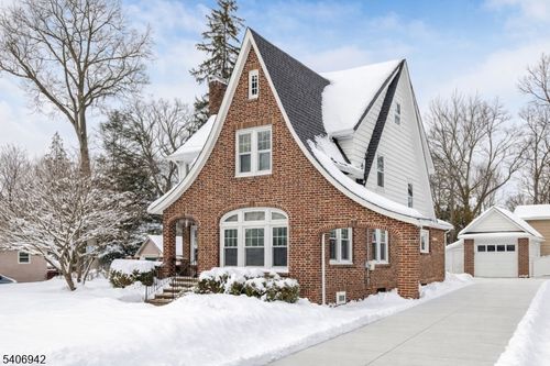 33 Homewood Ave, Allendale, NJ, 07401-2215 | Card Image