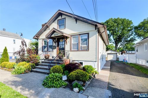 18 Parker Ave, Hawthorne, NJ, 07506-1733 | Card Image