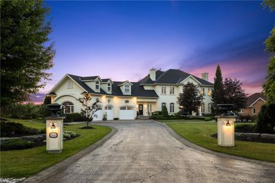 11863 Niagara River Pky, House other with 5 bedrooms, 3 bathrooms and 14 parking in Niagara Falls ON | Image 2