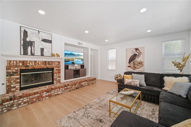 25422 Magnolia Ln, House other with 5 bedrooms, 5 bathrooms and 5 parking in Stevenson Ranch CA | Image 16