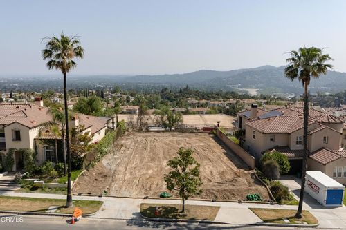 3903 Lilac Canyon Ln, Altadena, CA, 91001-3876 | Card Image