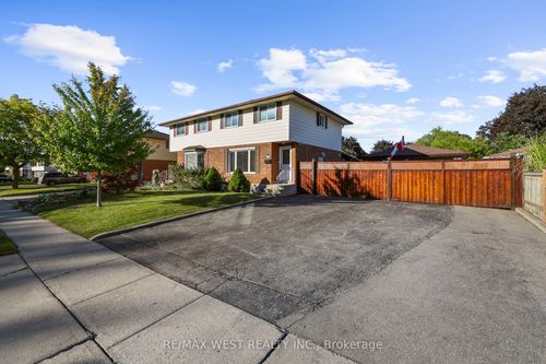 78 Chalmers St S, Cambridge, ON, N1R6A6 | Card Image