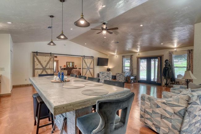 1529 Cedar View Ln, Home with 1 bedrooms, 2 bathrooms and 2 parking in Hiawassee GA | Image 5