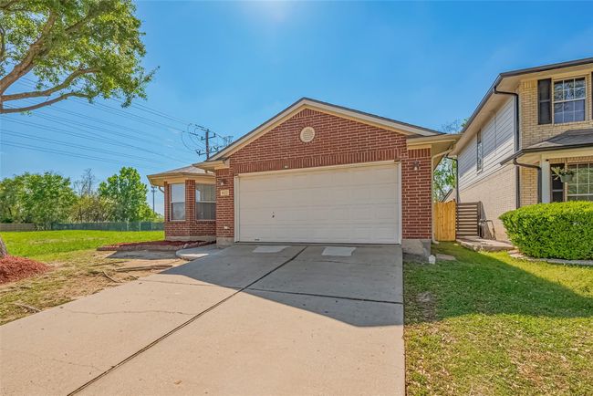 9622 Sugarblossom Ln, House other with 4 bedrooms, 2 bathrooms and 2 parking in Sugar Land TX | Image 6