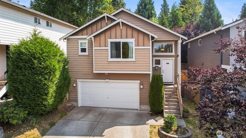 2313 107th Ave Se, Lake Stevens, WA, 98258-5793 | Card Image