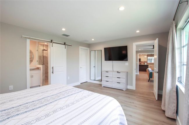 1057 Blue Heron Dr, House other with 2 bedrooms, 3 bathrooms and null parking in Sanibel FL | Image 35