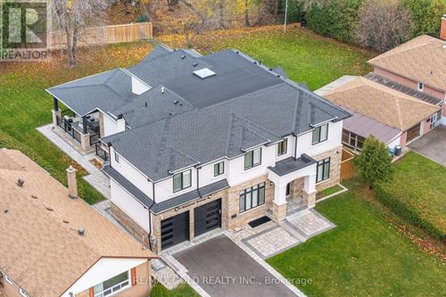 19 Maldaver Ave, Mississauga, ON, L5M1W4 | Card Image