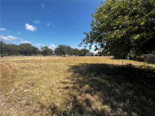 301 Kirkpatrick St, Taft, TX, 78390-2729 | Card Image