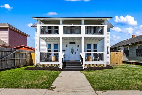 3624 Avenue S 1/2, Galveston, TX, 77550-8852 | Card Image