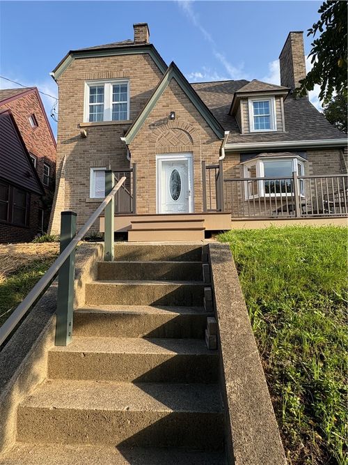 140 Marshall Ave, Pittsburgh, PA, 15214-2724 | Card Image