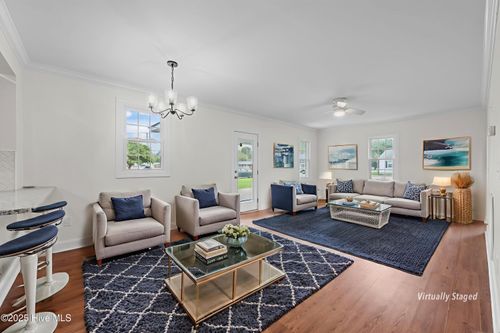 403 Main St, Bayboro, NC, 28515-9629 | Card Image