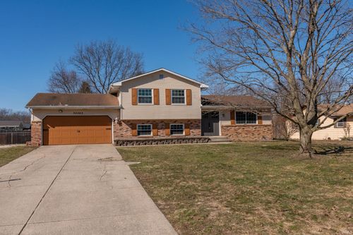 54463 Faye Dr, Osceola, IN, 46561-9431 | Card Image