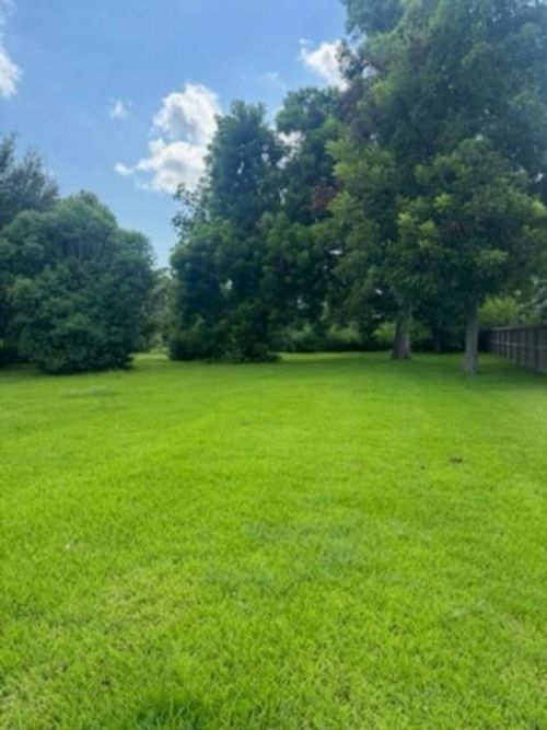 106 Porter St, La Marque, TX, 77568-4062 | Card Image