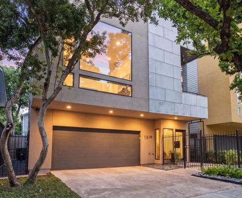 1319 Hawthorne St, Houston, TX, 77006-3821 | Card Image