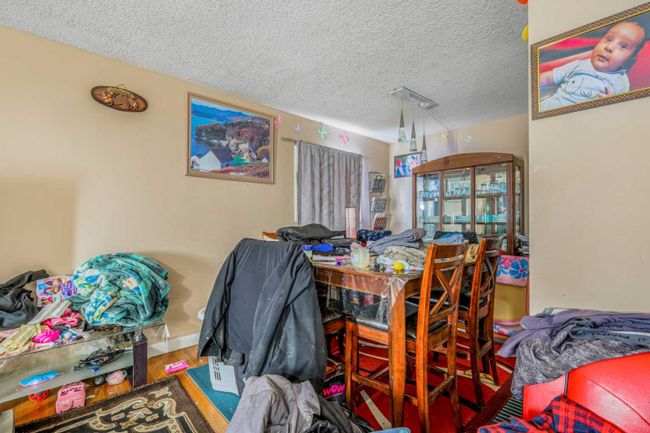 901 38 Street Se, Home with 3 bedrooms, 1 bathrooms and 4 parking in Calgary AB | Image 6