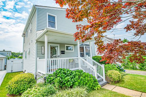 3038 Lowell Ave, Wantagh, NY, 11793-3221 | Card Image