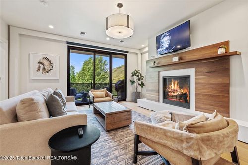 401-680 S Cache St, Jackson, WY, 83001-8694 | Card Image