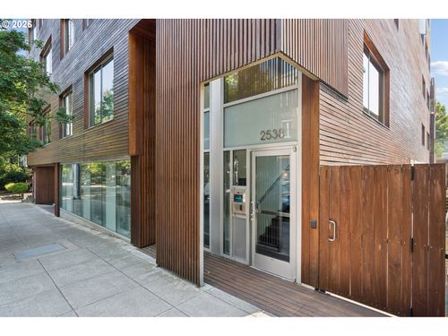 202-2538 Nw Thurman St, Portland, OR, 97210-2782 | Card Image