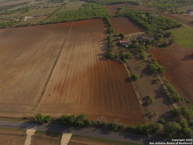 12296 La Vernia Rd, Home with 0 bedrooms, 0 bathrooms and null parking in Adkins TX | Image 5